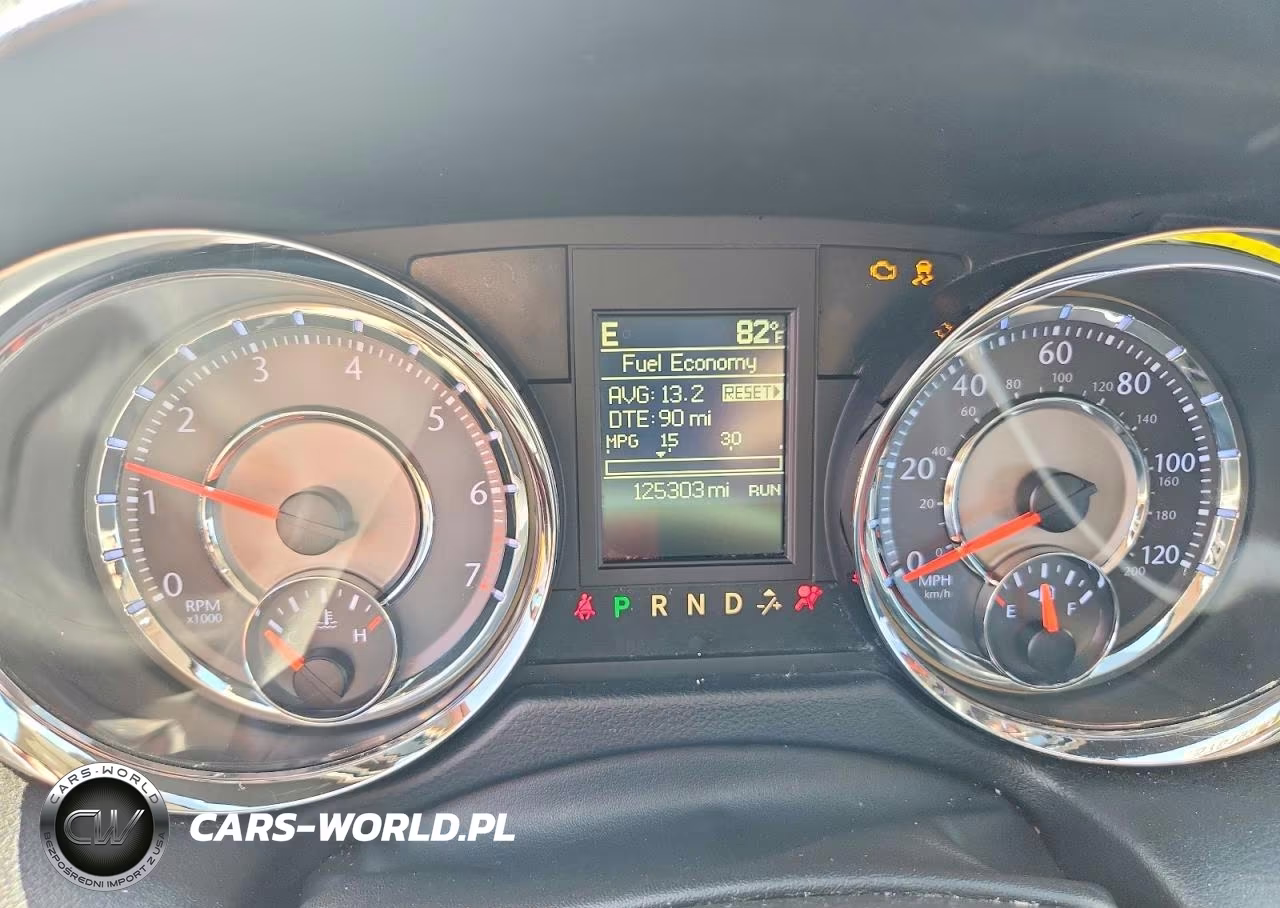 2016 Chrysler Town & Country Touring VIN:2C4RC1BG8GR205337 - 9