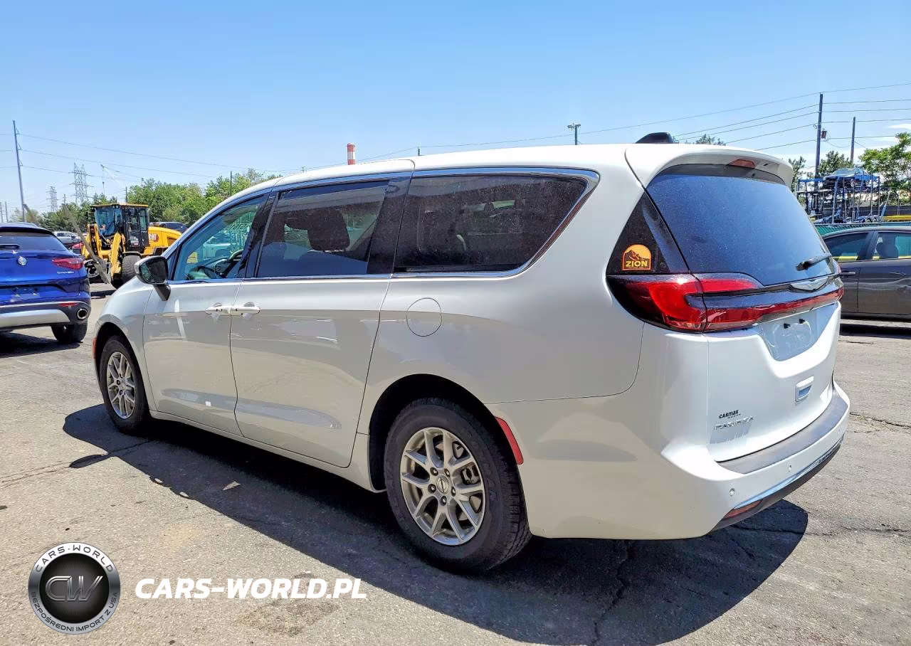 2023 Chrysler Pacifica Touring L VIN:2C4RC1BG2PR530596 - 2