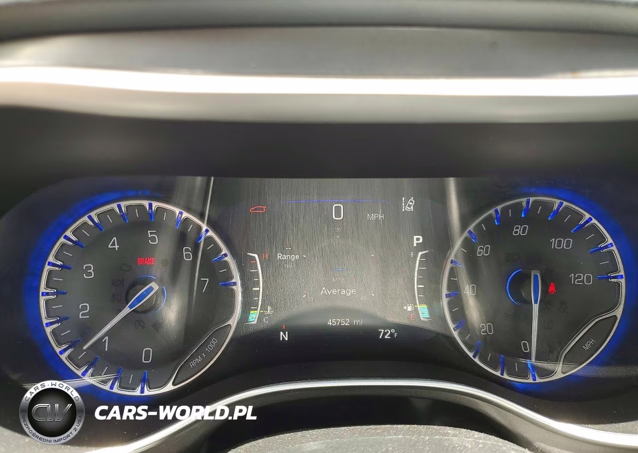 2023 Chrysler Pacifica Touring L VIN:2C4RC1BG2PR530596 - 9