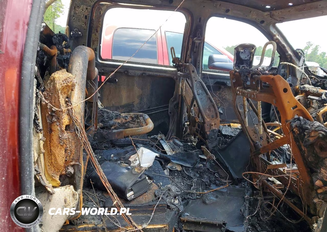 2018 Ram 3500 Laramie VIN:3C63R3EL6JG155342 - 10