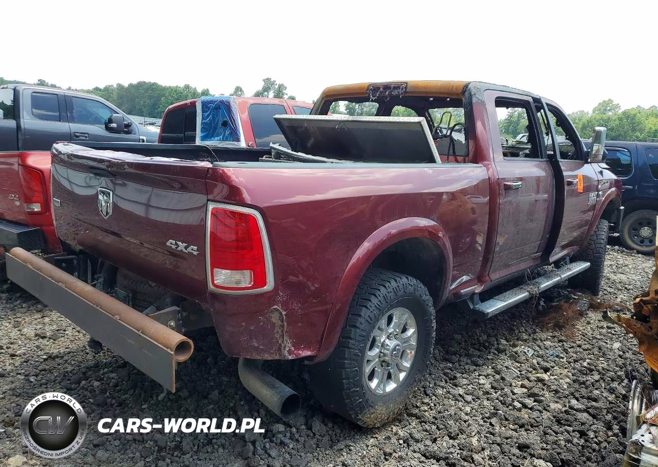 2018 Ram 3500 Laramie VIN:3C63R3EL6JG155342 - 3