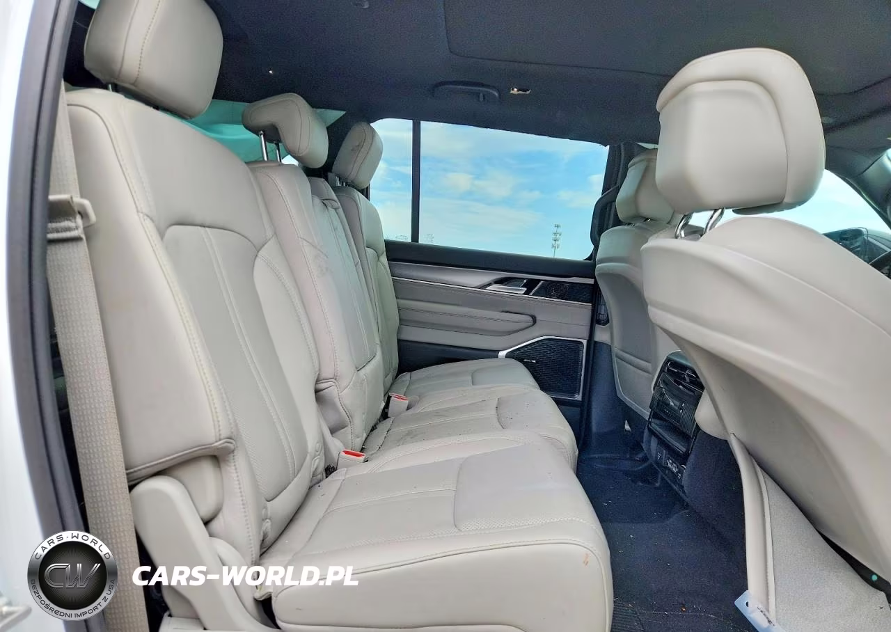 2025 Jeep Wagoneer Series I VIN:1C4SJVAP0SS522150 - 11