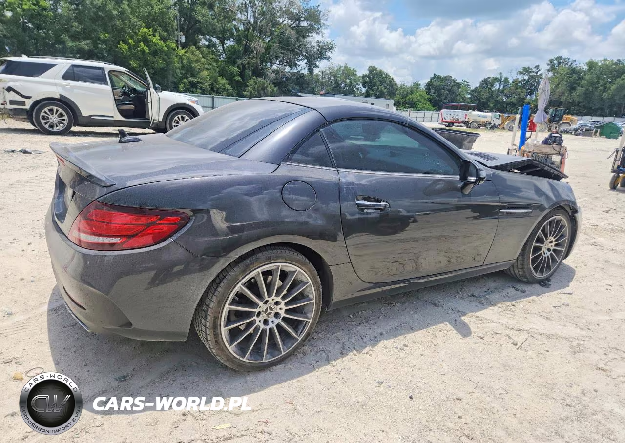 2019 Mercedes-Benz Slc 300 VIN:WDDPK3JA8KF156939 - 3