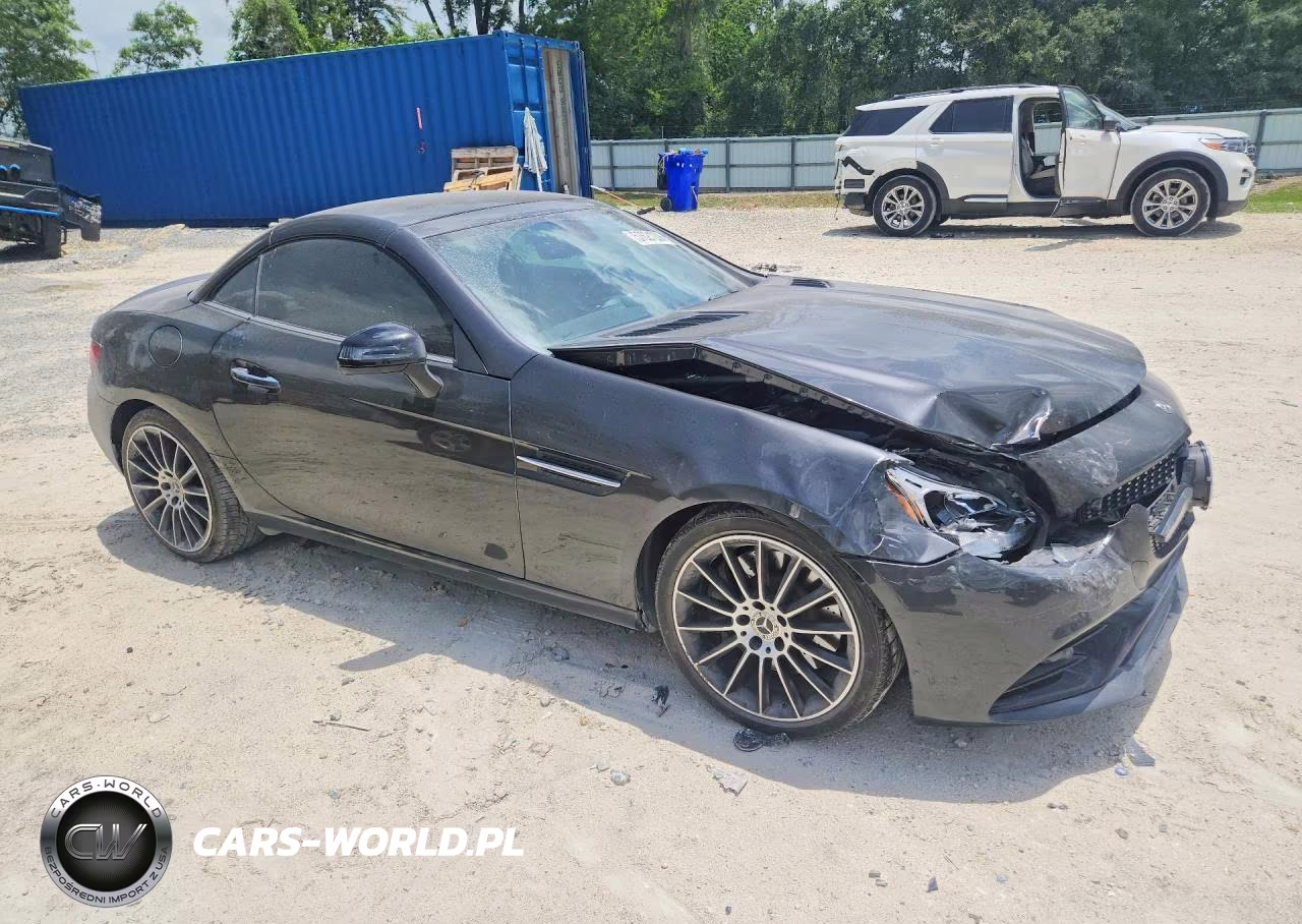 2019 Mercedes-Benz Slc 300 VIN:WDDPK3JA8KF156939 - 4