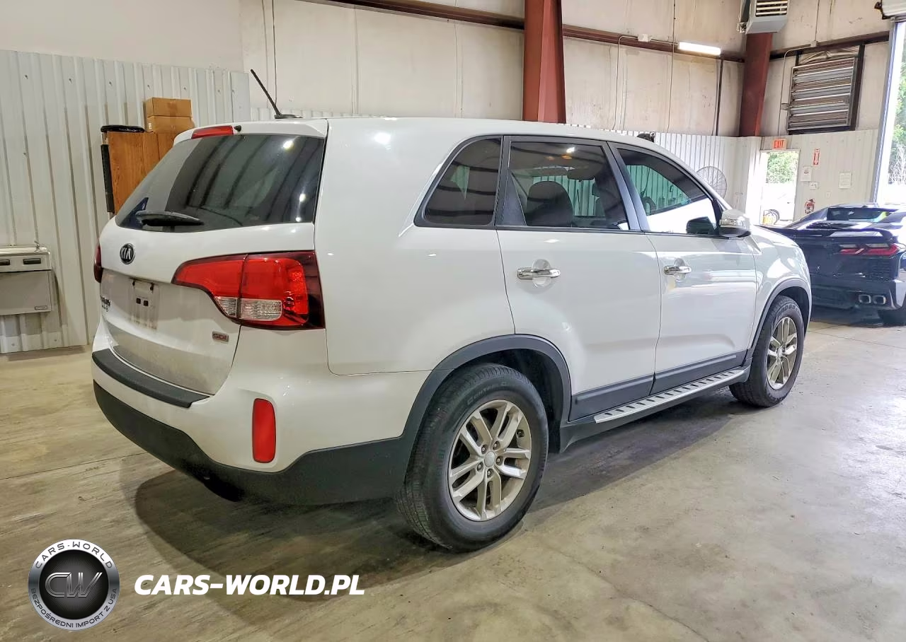 2015 Kia Sorento Lx VIN:5XYKT3A64FG568923 - 3