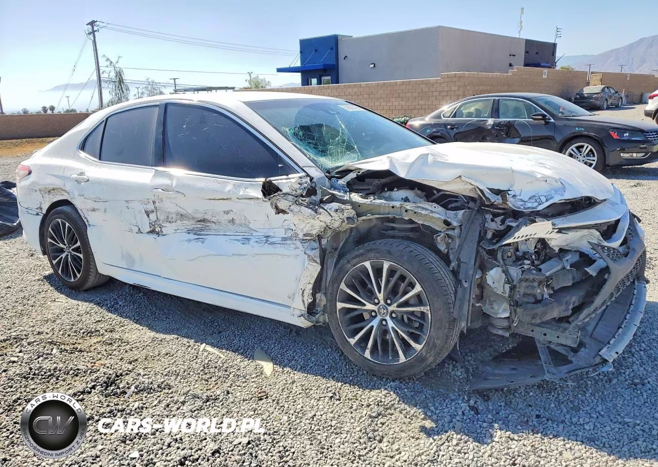 2018 Toyota Camry Se VIN:4T1B11HKXJU099398 - 4