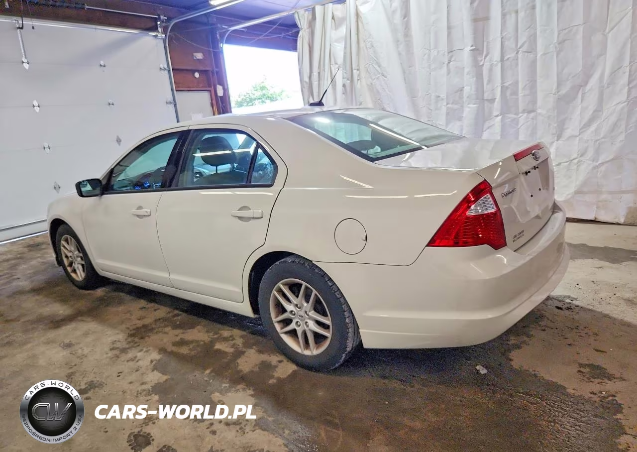 2012 Ford Fusion S VIN:3FAHP0GA5CR142710 - 2