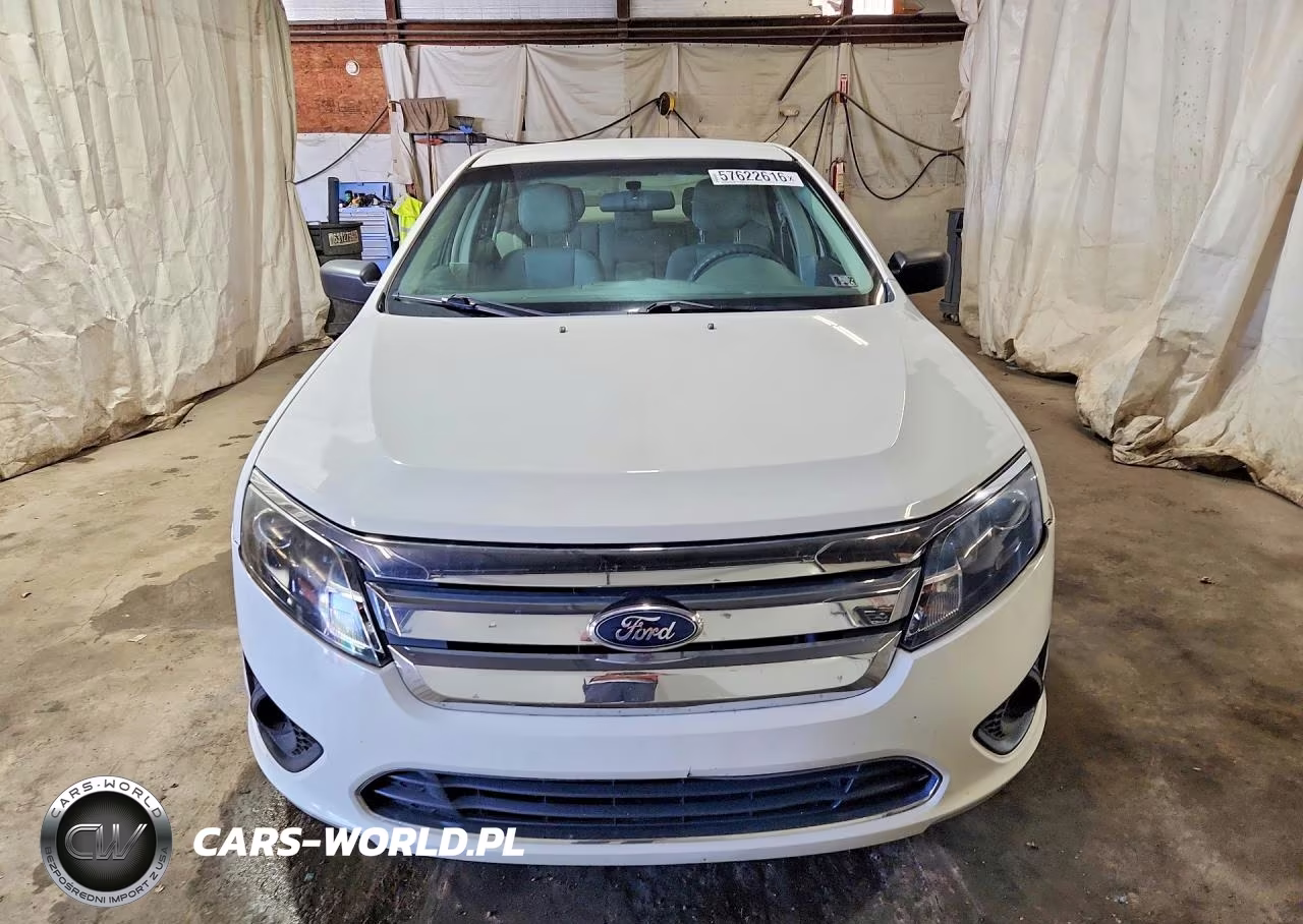 2012 Ford Fusion S VIN:3FAHP0GA5CR142710 - 5