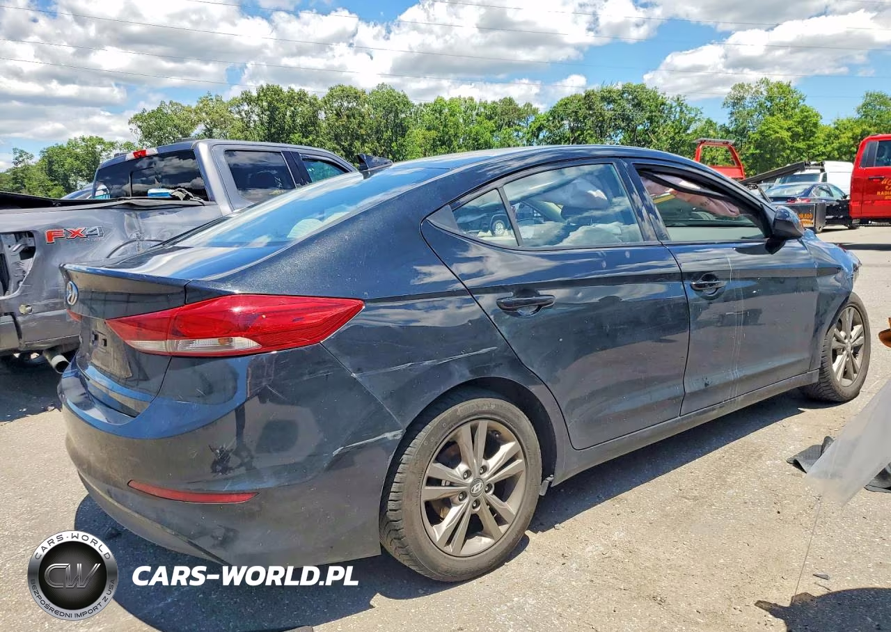 2018 Hyundai Elantra Value Edition VIN:5NPD84LF2JH222397 - 3