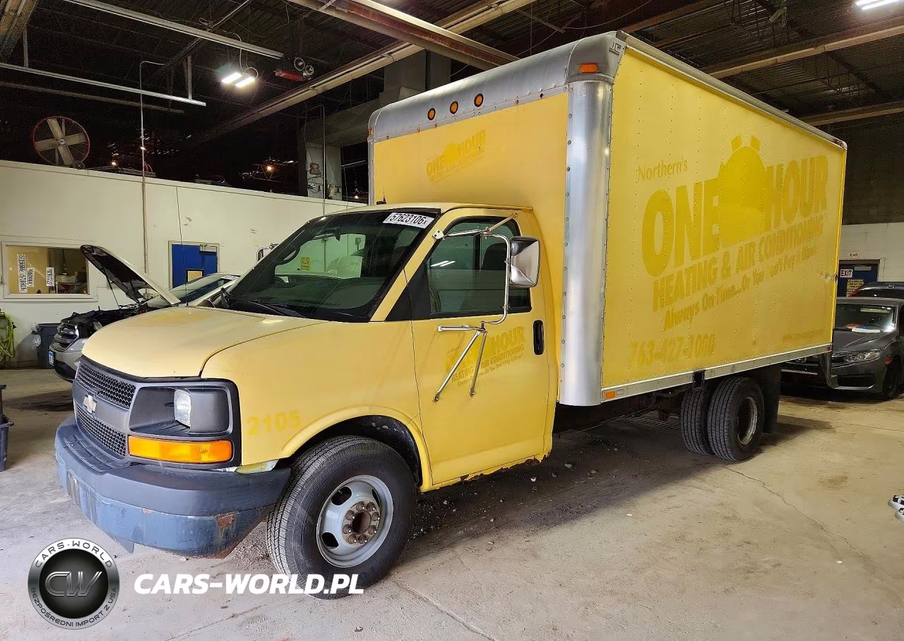 2004 Chevrolet Expres3500 Box Truck