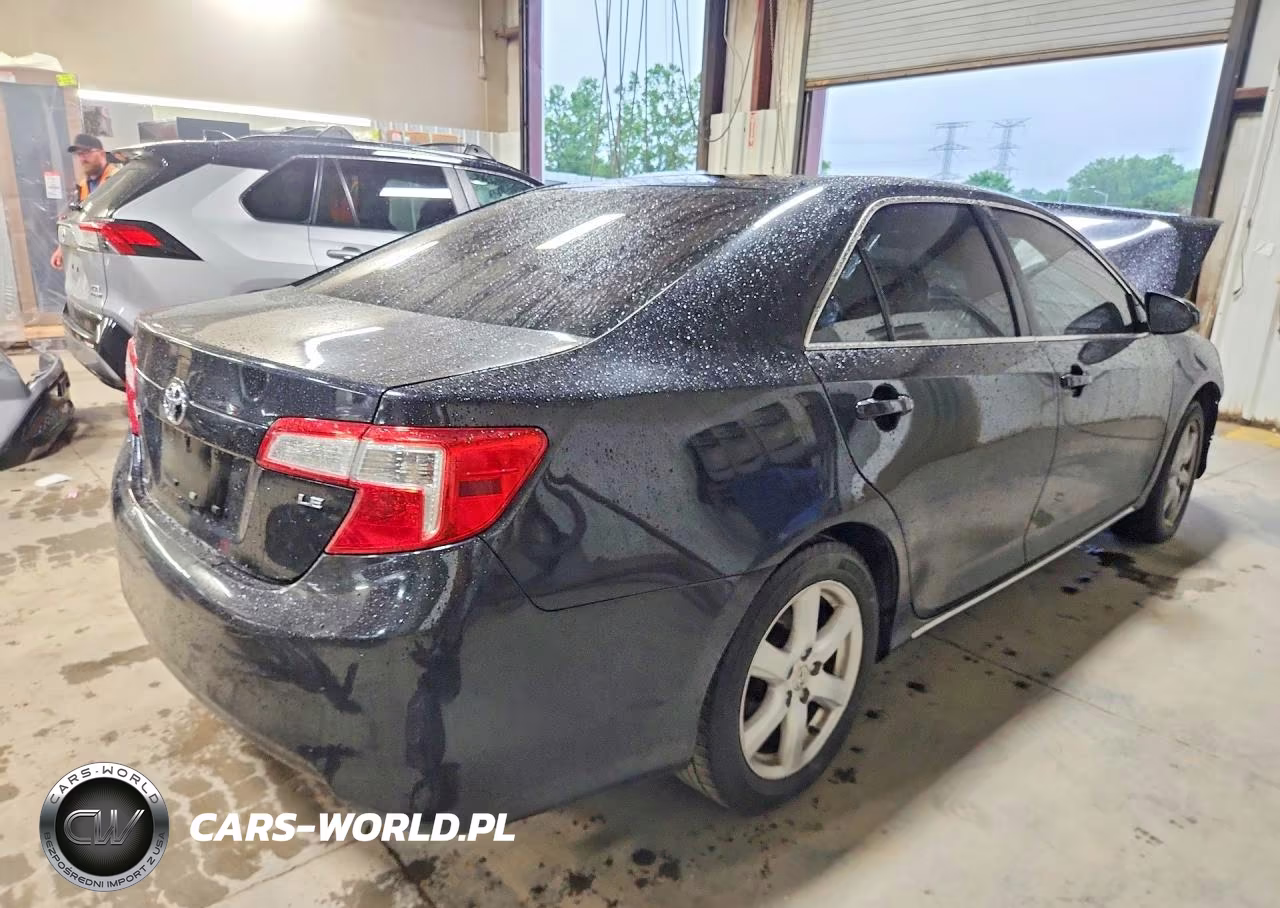 2014 Toyota Camry Le VIN:4T1BF1FKXEU308035 - 3