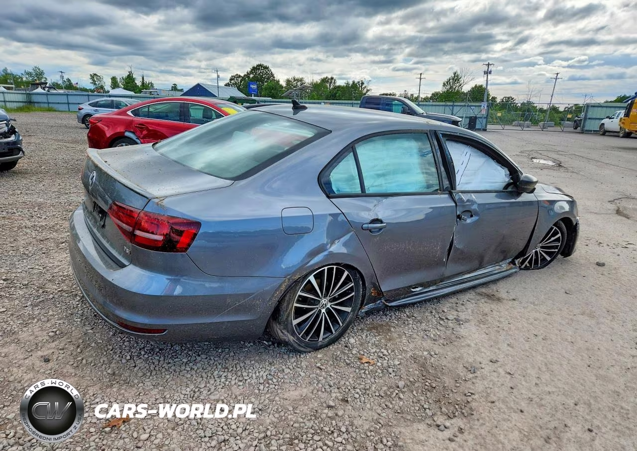 2017 Volkswagen Jetta Sport VIN:3VWD17AJ0HM388710 - 3