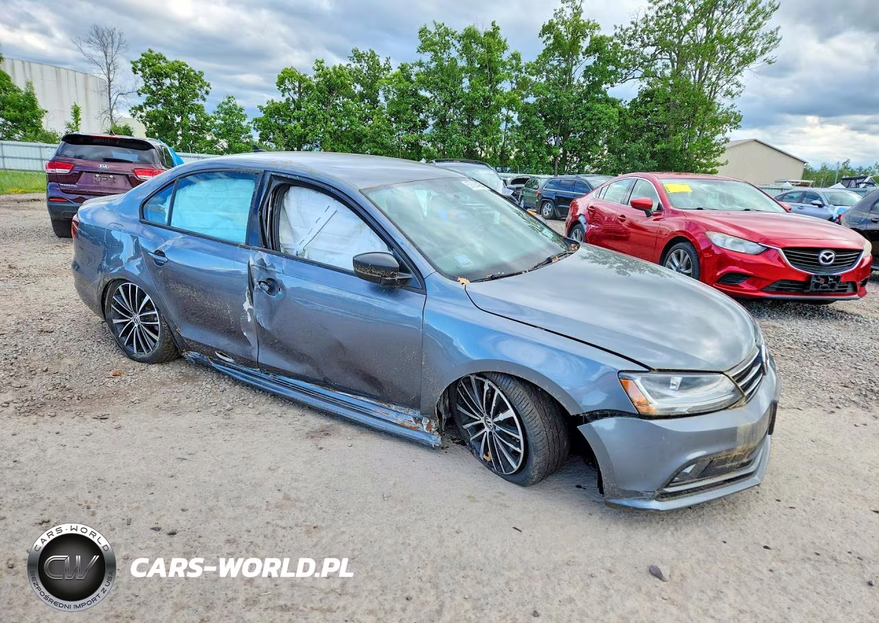 2017 Volkswagen Jetta Sport VIN:3VWD17AJ0HM388710 - 4