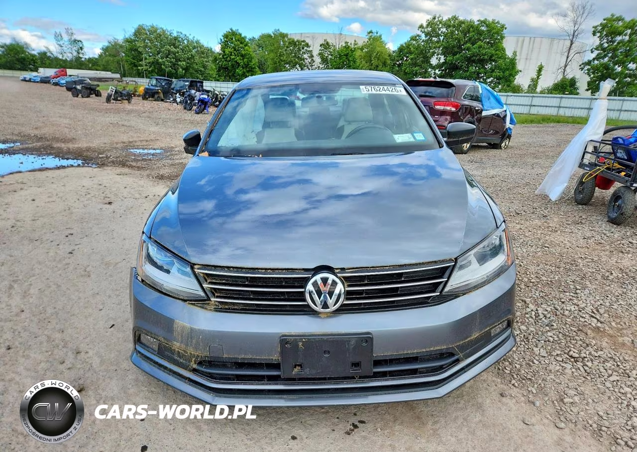 2017 Volkswagen Jetta Sport VIN:3VWD17AJ0HM388710 - 5