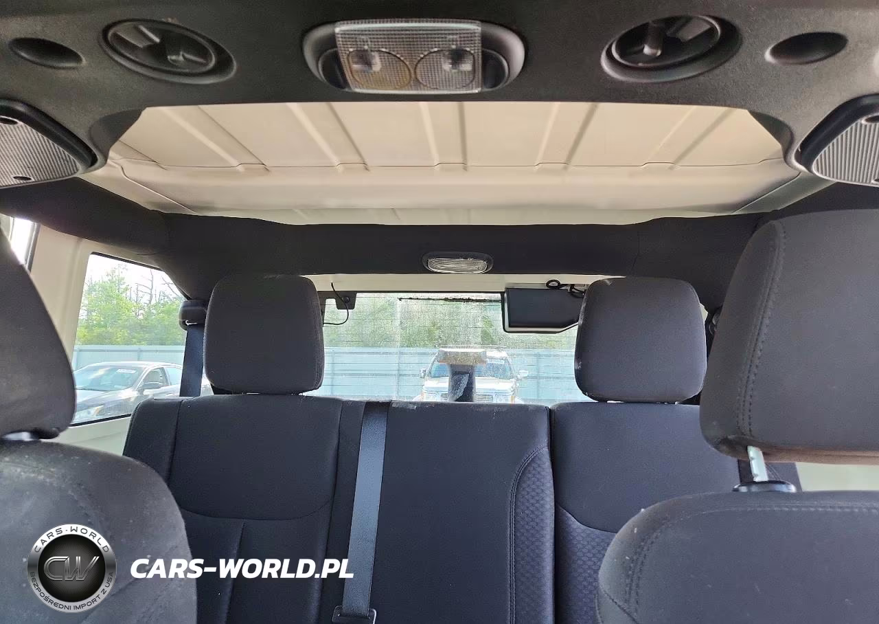 2015 Jeep Wrangler Unlimited Sport VIN:1C4BJWDG9FL556539 - 10