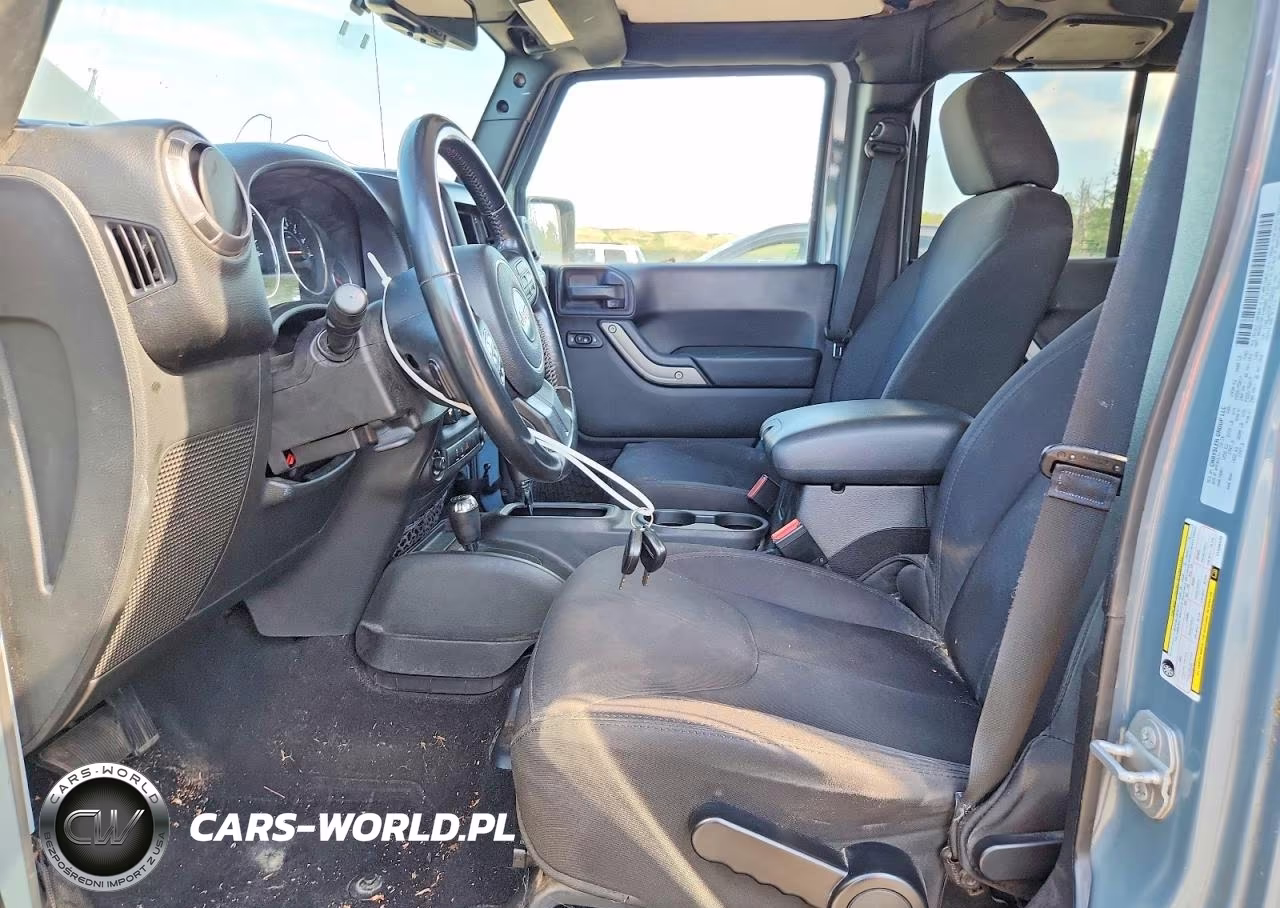 2015 Jeep Wrangler Unlimited Sport VIN:1C4BJWDG9FL556539 - 7