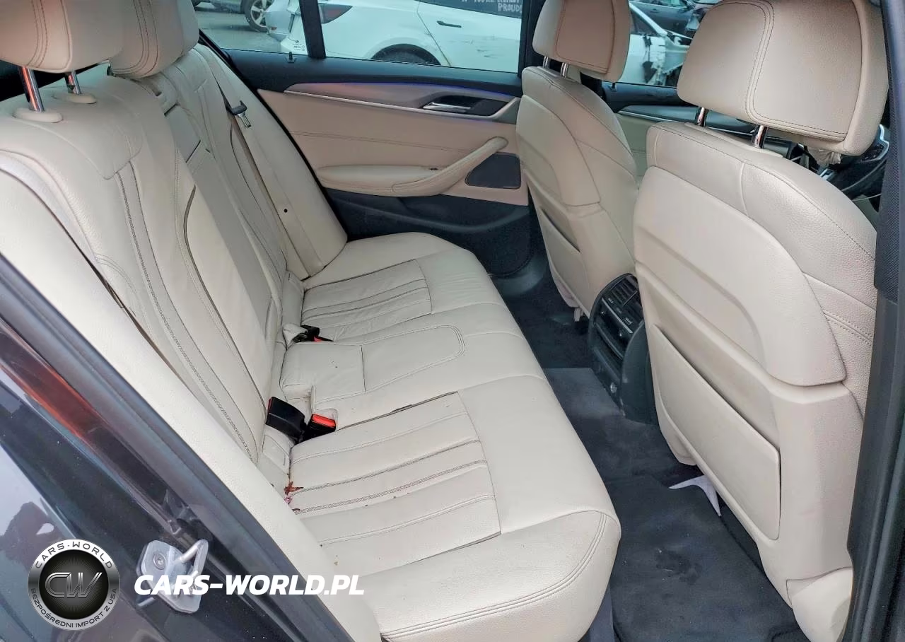 2018 BMW M550Xi VIN:WBAJB9C57JG463639 - 10