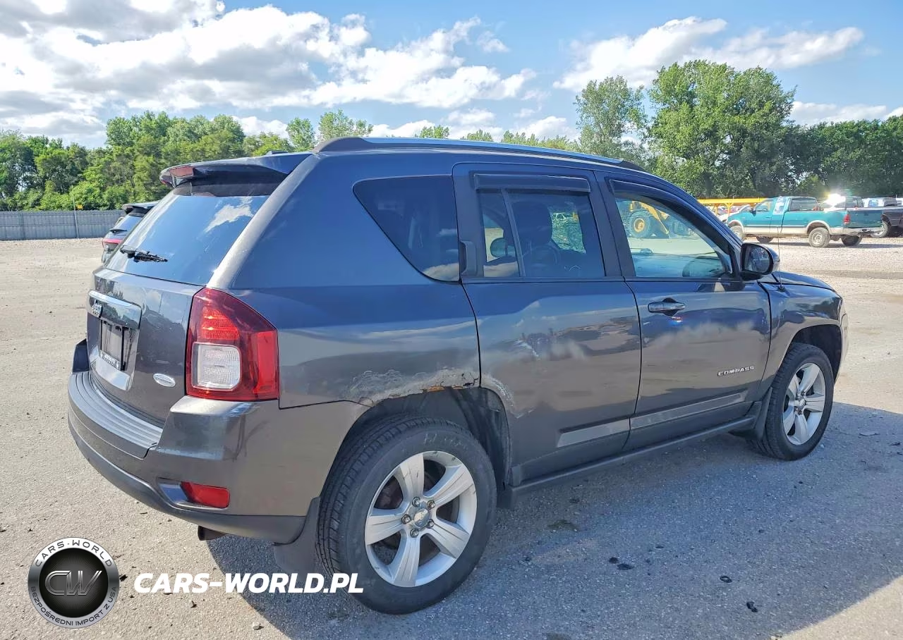 2014 Jeep Compass Latitude VIN:1C4NJDEB9ED822624 - 3