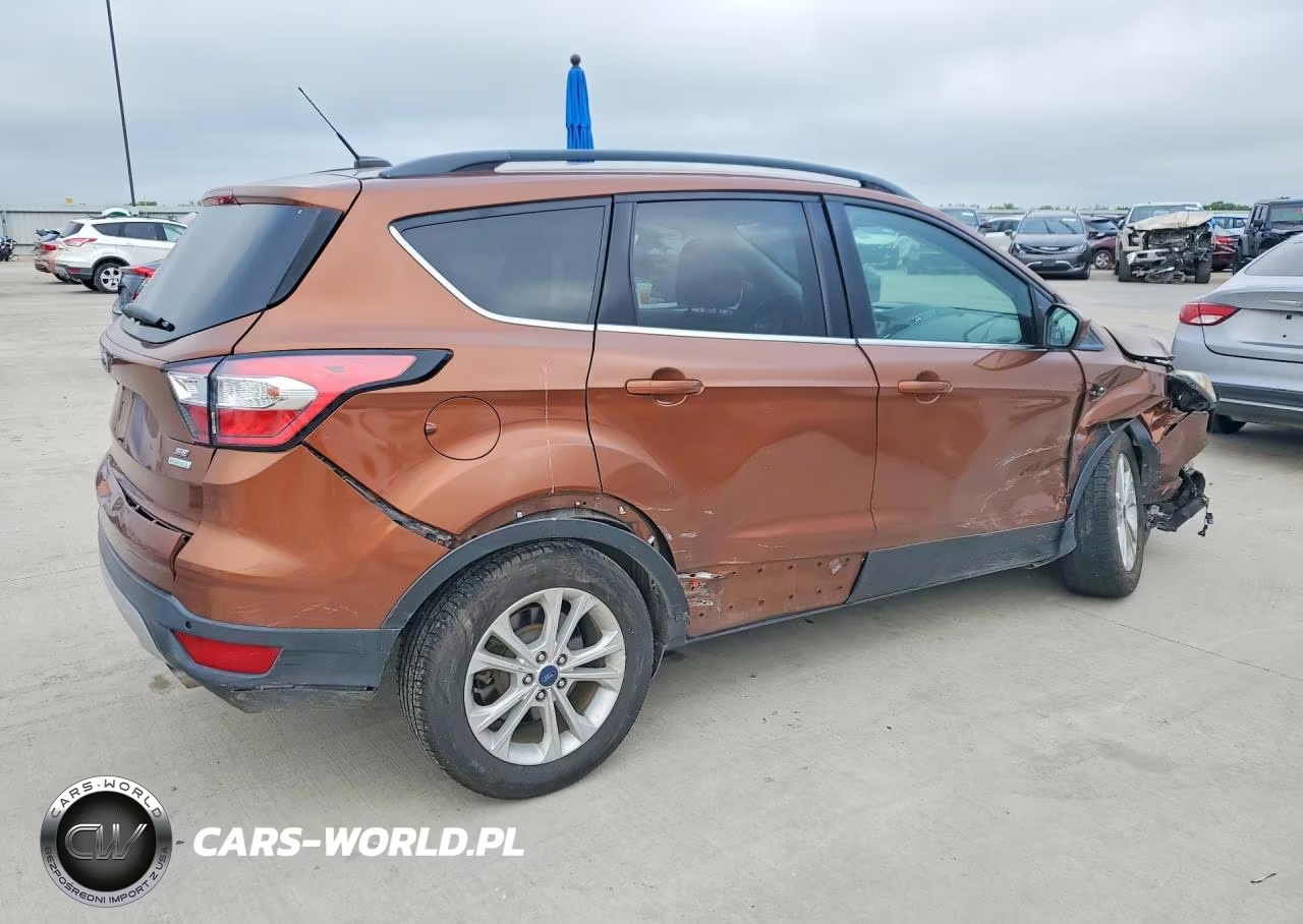 2017 Ford Escape Se VIN:1FMCU0GD5HUC64647 - 3