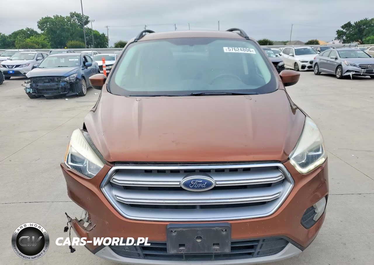 2017 Ford Escape Se VIN:1FMCU0GD5HUC64647 - 5