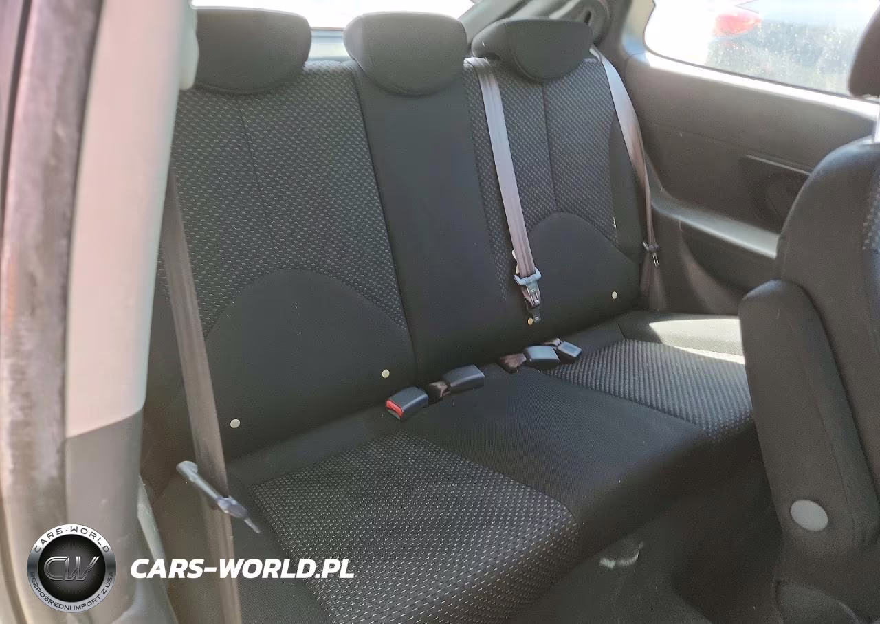 2009 Hyundai Accent Gs VIN:KMHCM36C89U140383 - 10