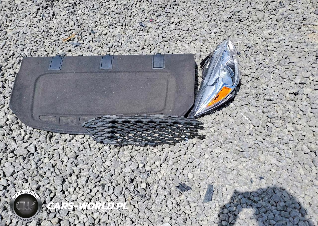 2018 Ford Focus Se VIN:1FADP3FE5JL288072 - 12