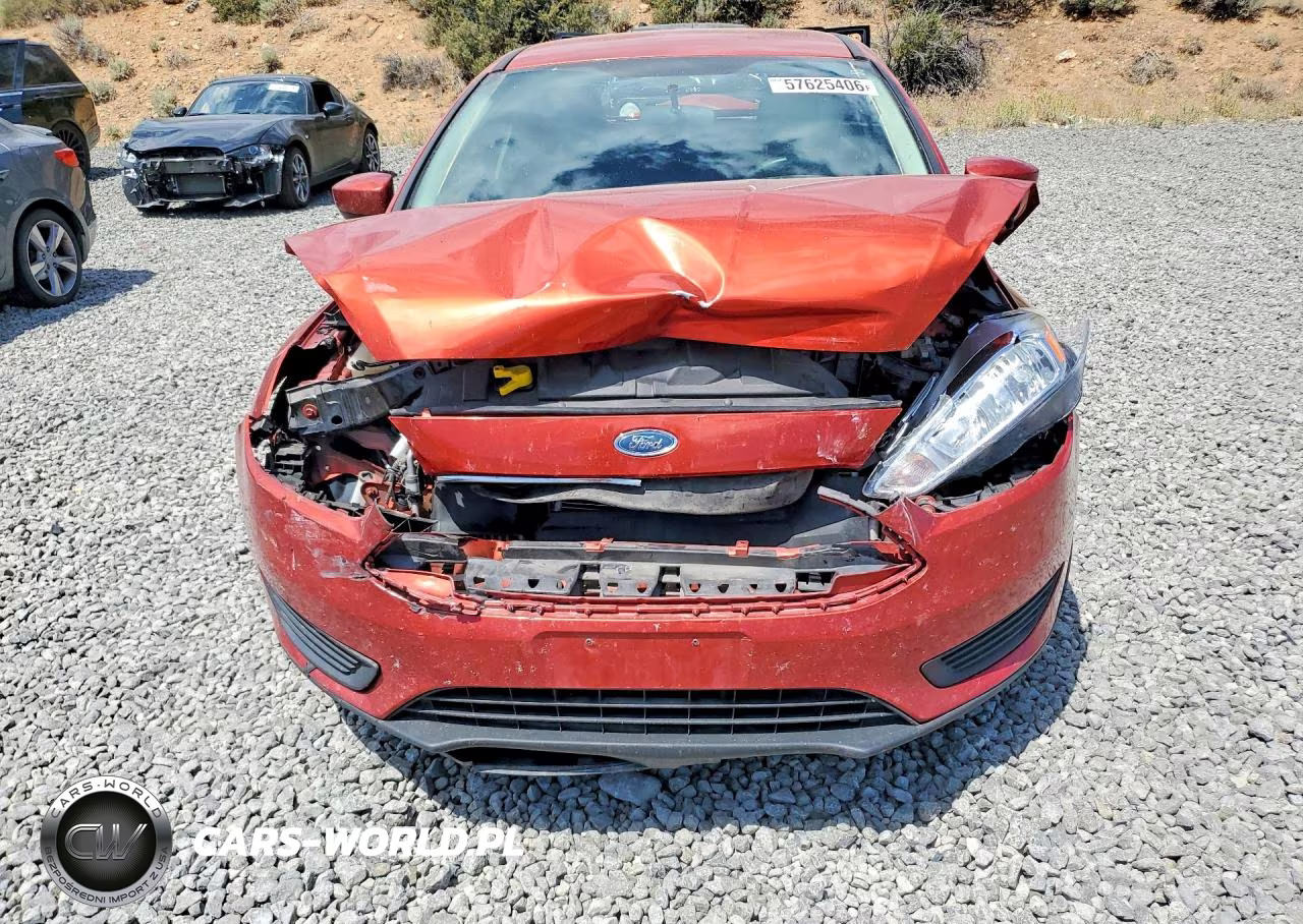 2018 Ford Focus Se VIN:1FADP3FE5JL288072 - 5