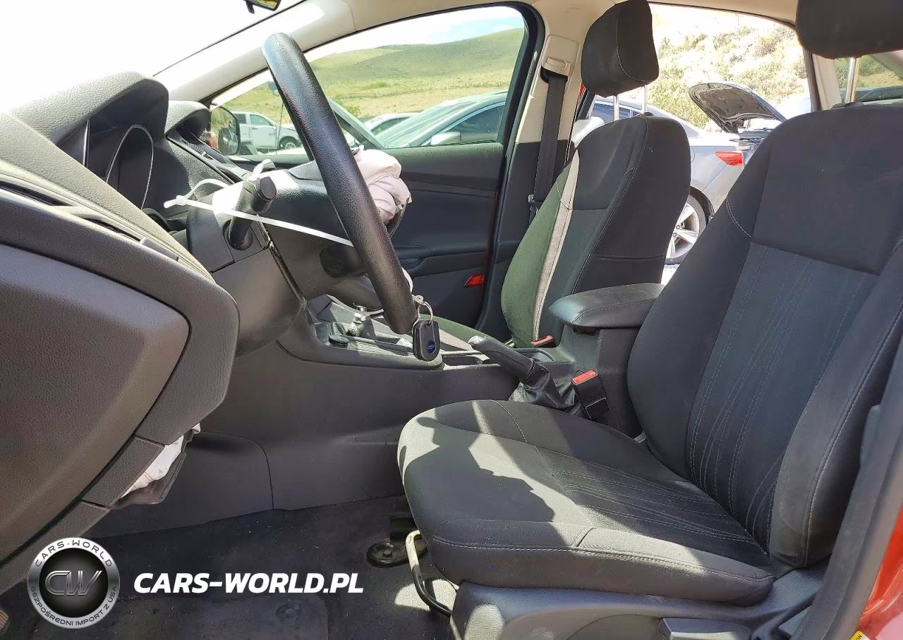 2018 Ford Focus Se VIN:1FADP3FE5JL288072 - 7
