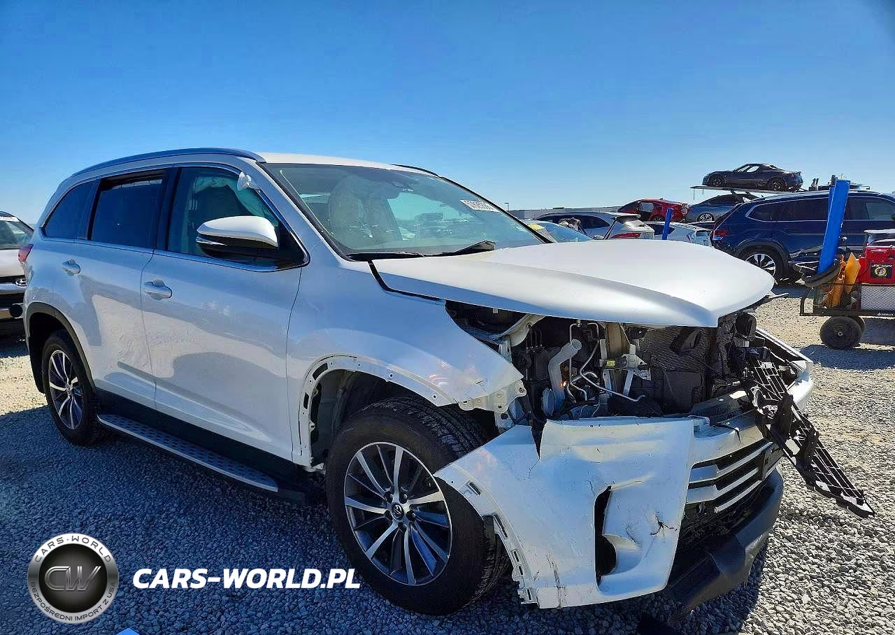 2019 Toyota Highlander Xle VIN:5TDKZRFH3KS565021 - 4