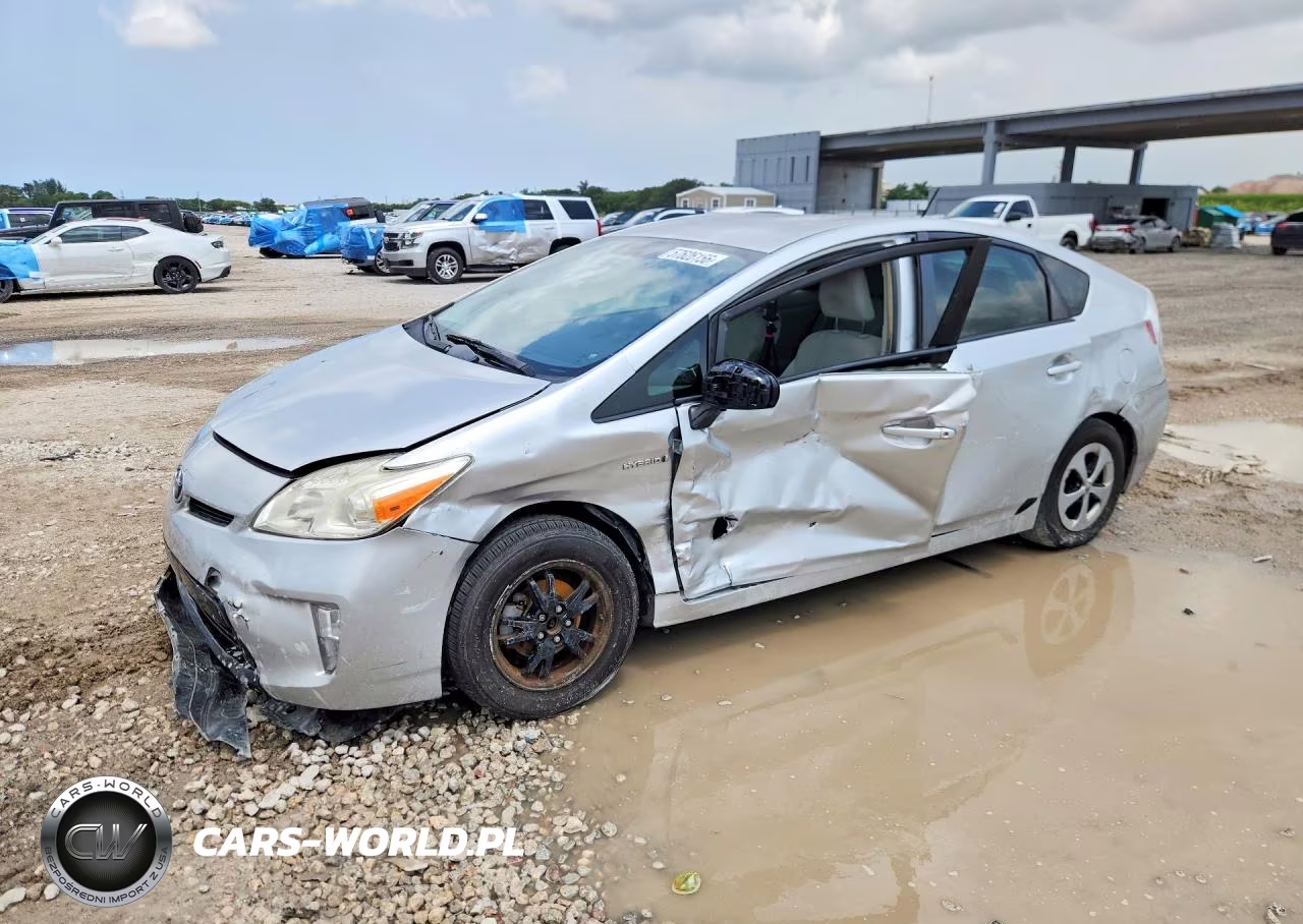 2015 Toyota Prius Two – zdjęcie 1 z 12