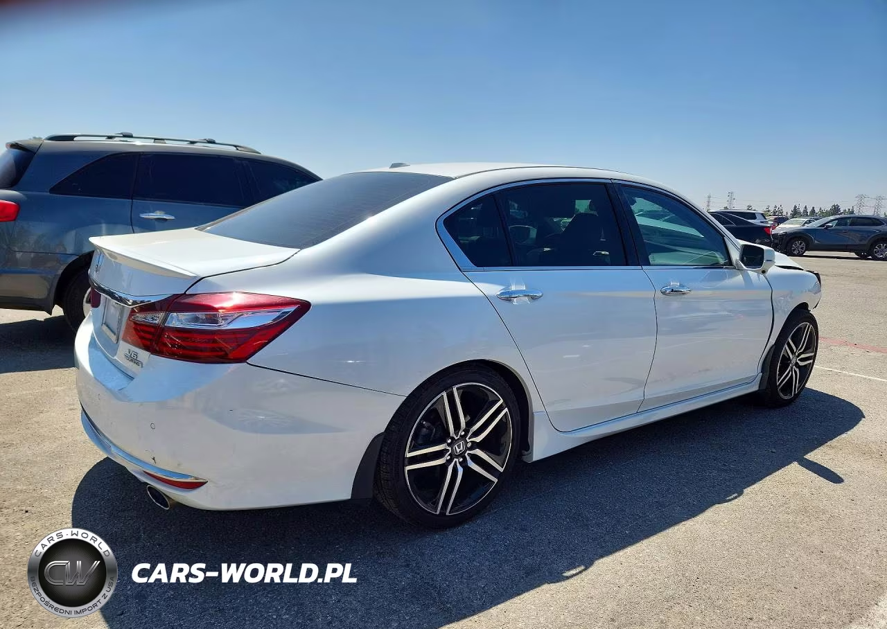 2017 Honda Accord Touring VIN:1HGCR3F92HA004231 - 3