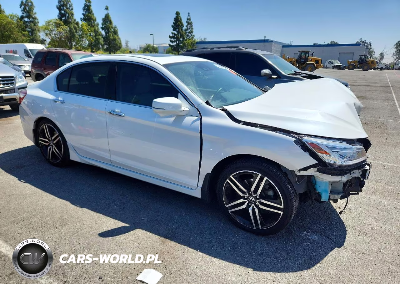2017 Honda Accord Touring VIN:1HGCR3F92HA004231 - 4