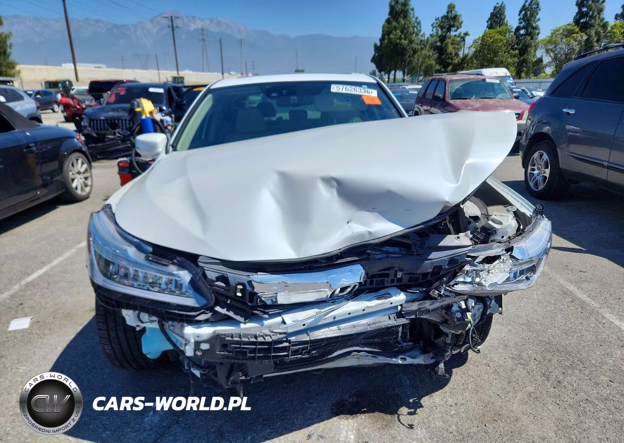 2017 Honda Accord Touring VIN:1HGCR3F92HA004231 - 5