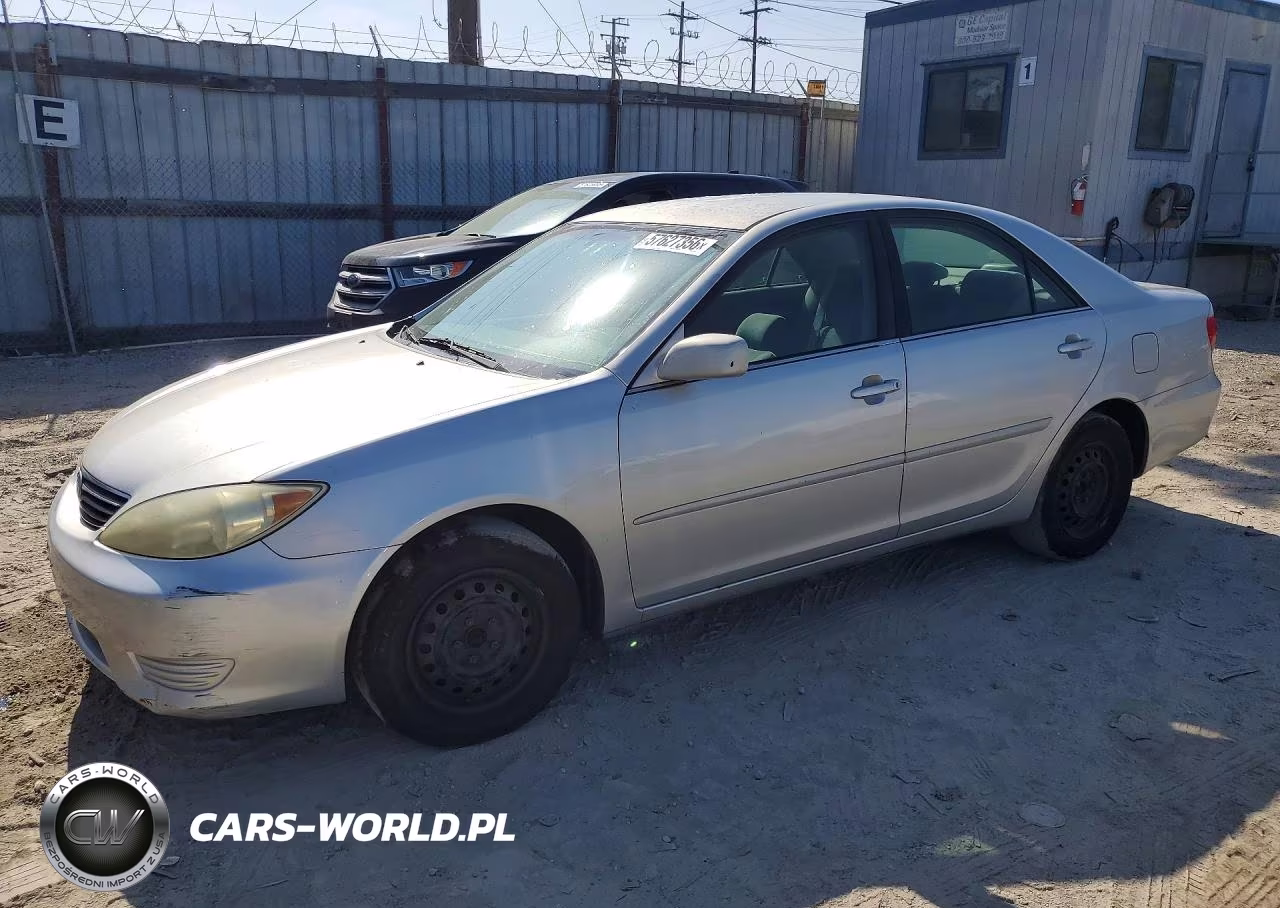 2005 Toyota Camry Le – zdjęcie 1 z 12