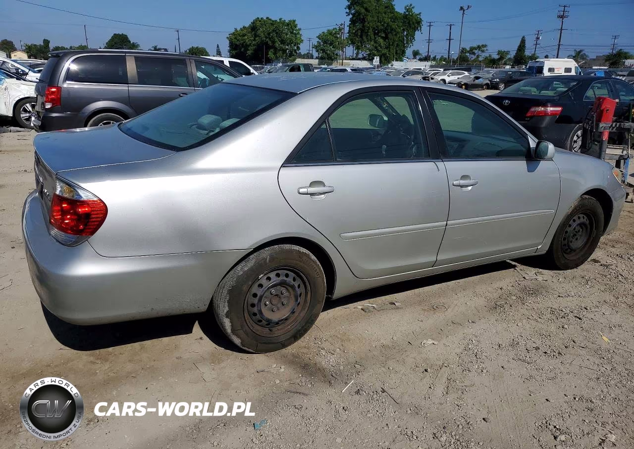 2005 Toyota Camry Le VIN:4T1BE32K85U942741 - 3