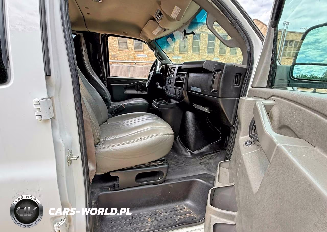 2017 Chevrolet Express G3500 Ls VIN:1GAZGNFF6H1310163 - 5