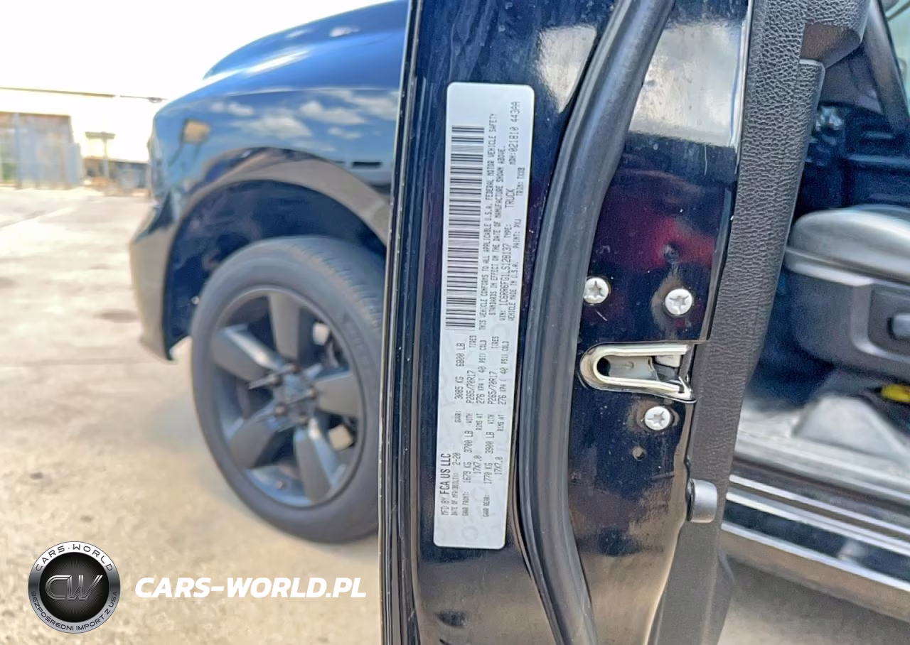2020 Ram 1500 Classic Tradesman VIN:1C6RR6FG1LS128137 - 10