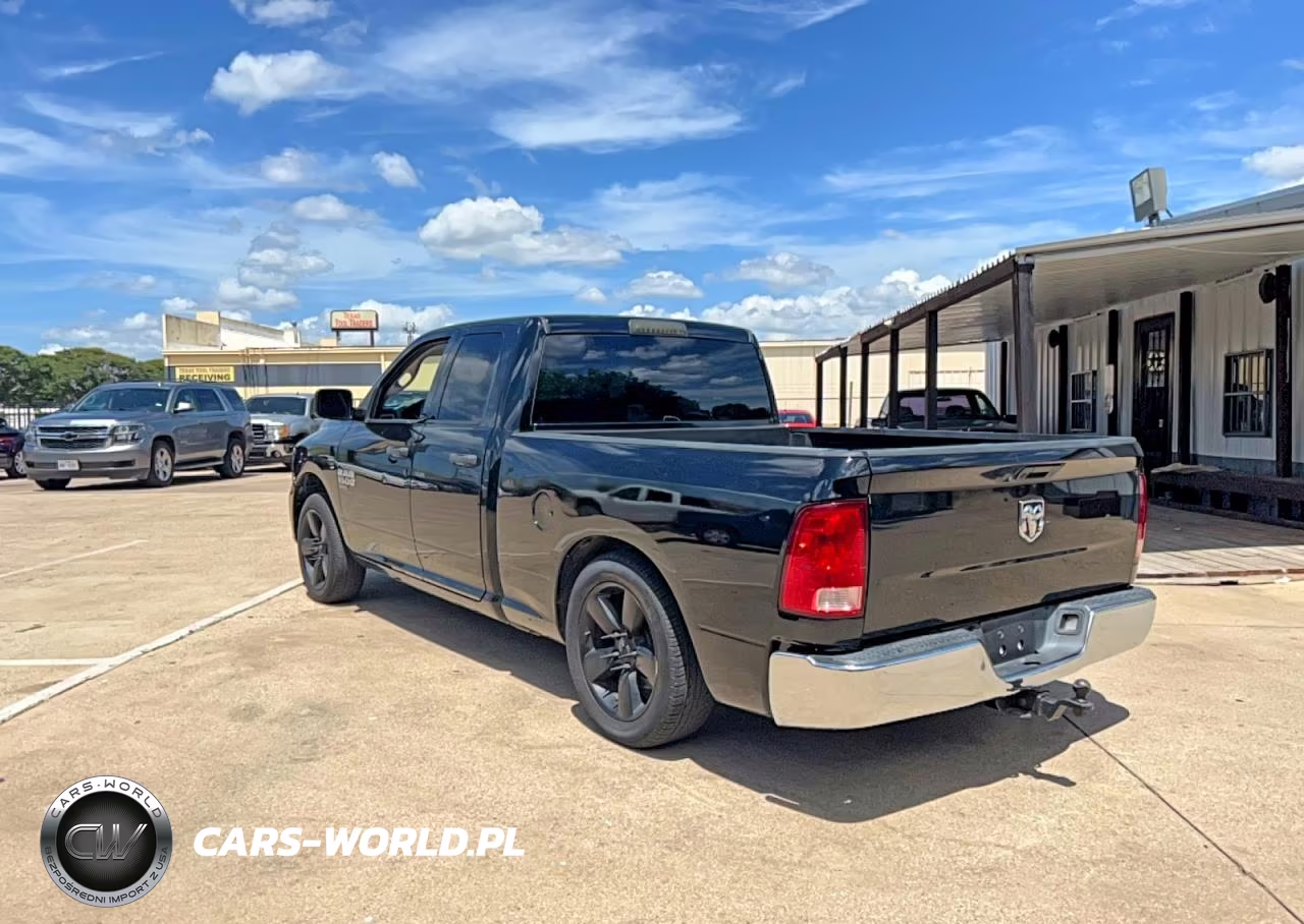2020 Ram 1500 Classic Tradesman VIN:1C6RR6FG1LS128137 - 3