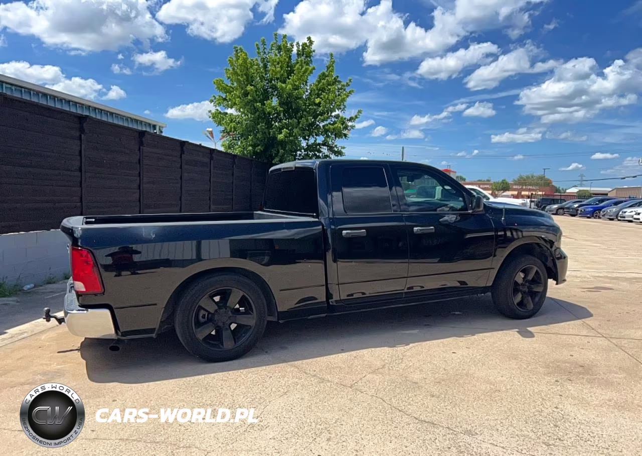2020 Ram 1500 Classic Tradesman VIN:1C6RR6FG1LS128137 - 4