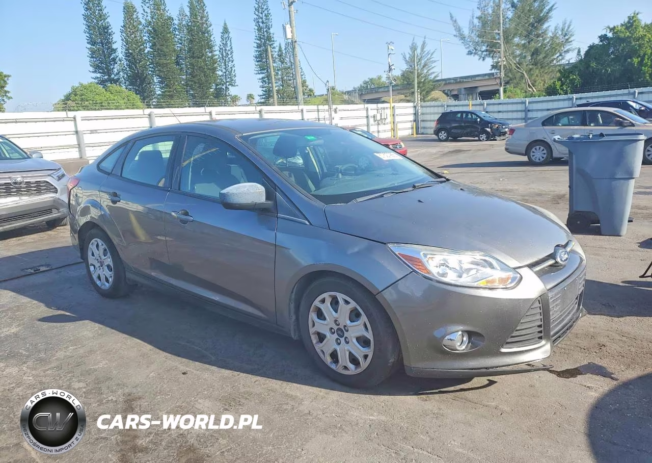 2012 Ford Focus Se VIN:1FAHP3F25CL179752 - 4