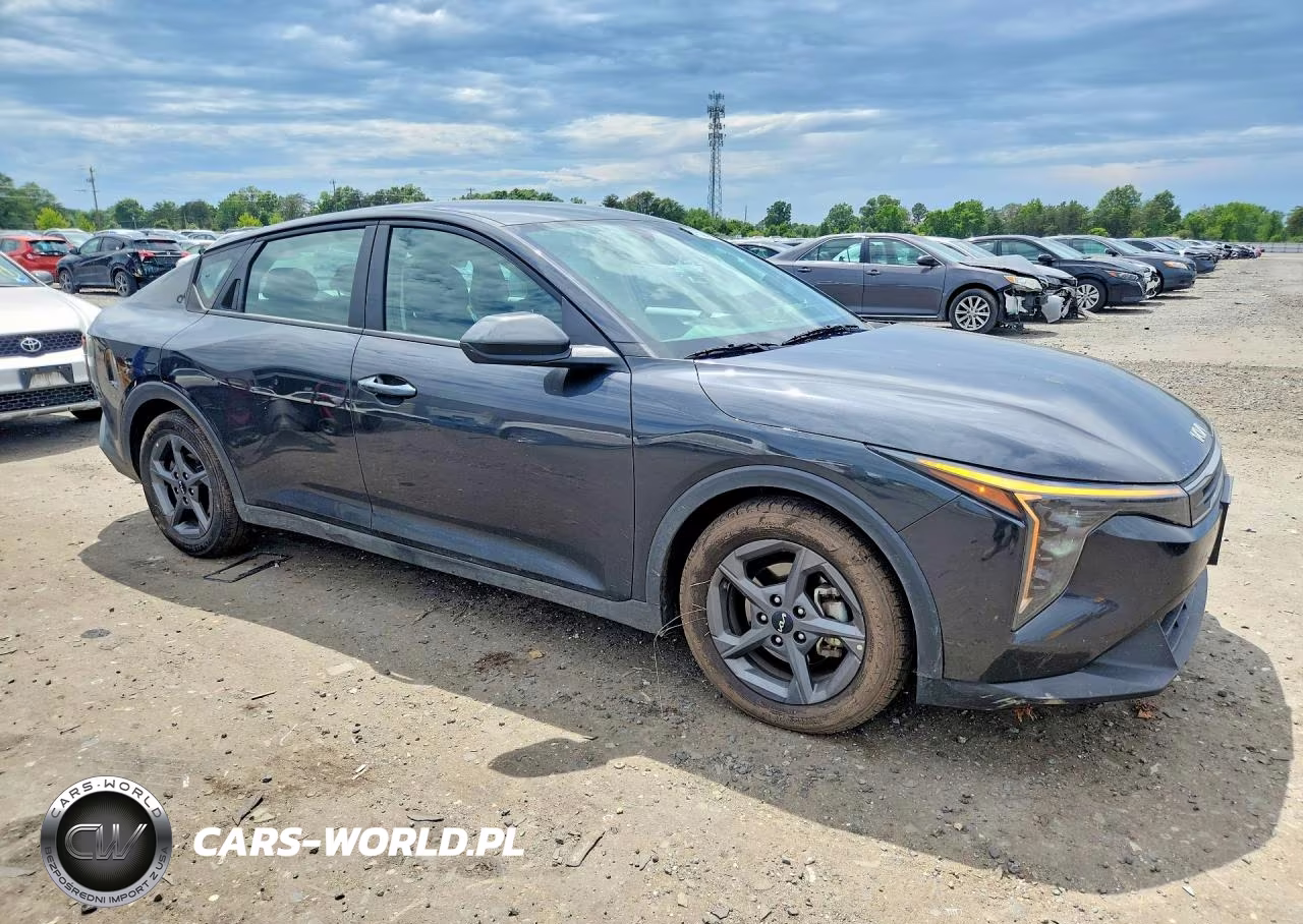 2025 Kia K4 Lxs VIN:3KPFT4DE6SE020875 - 4