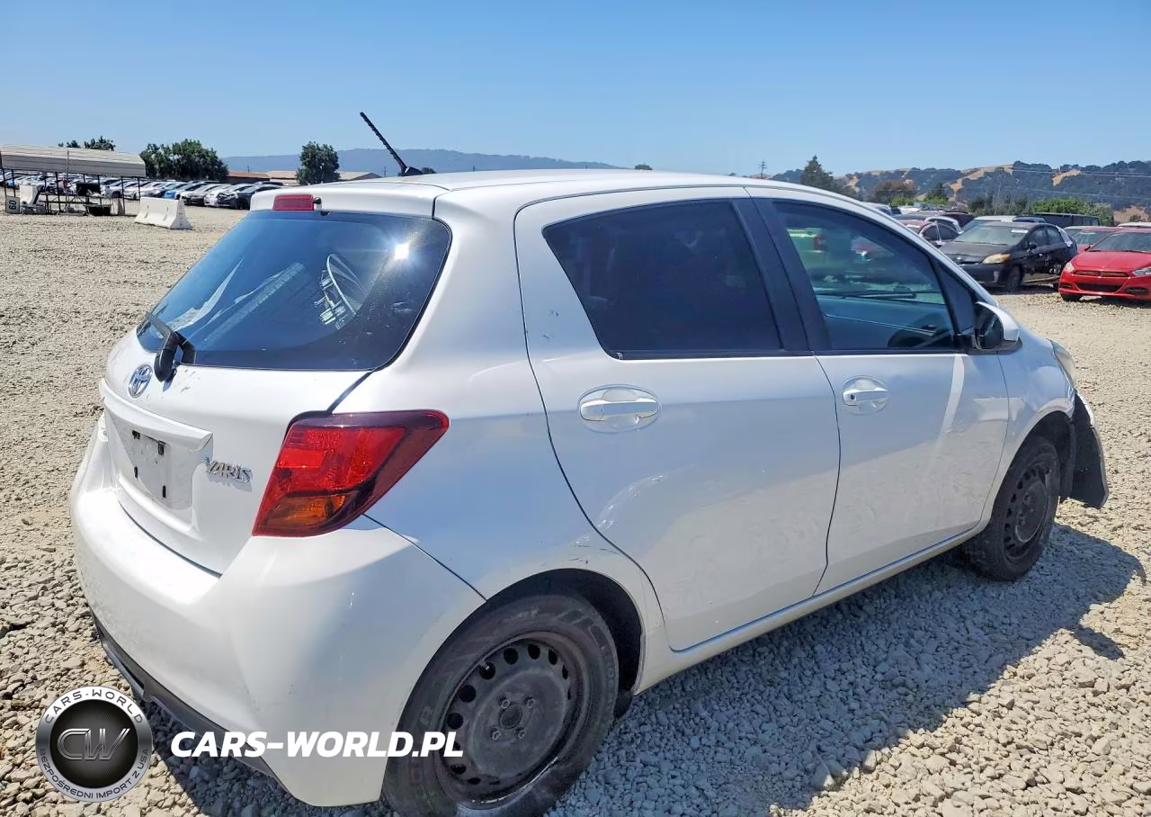2015 Toyota Yaris 5-Door L VIN:VNKKTUD37FA030439 - 3