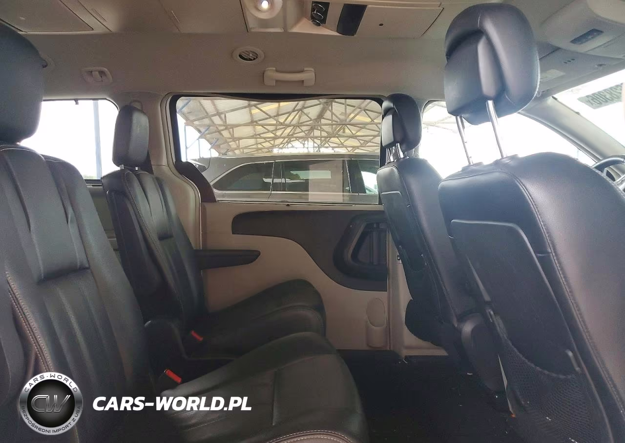 2014 Chrysler Town & Country Touring L VIN:2C4RC1CG4ER200079 - 10