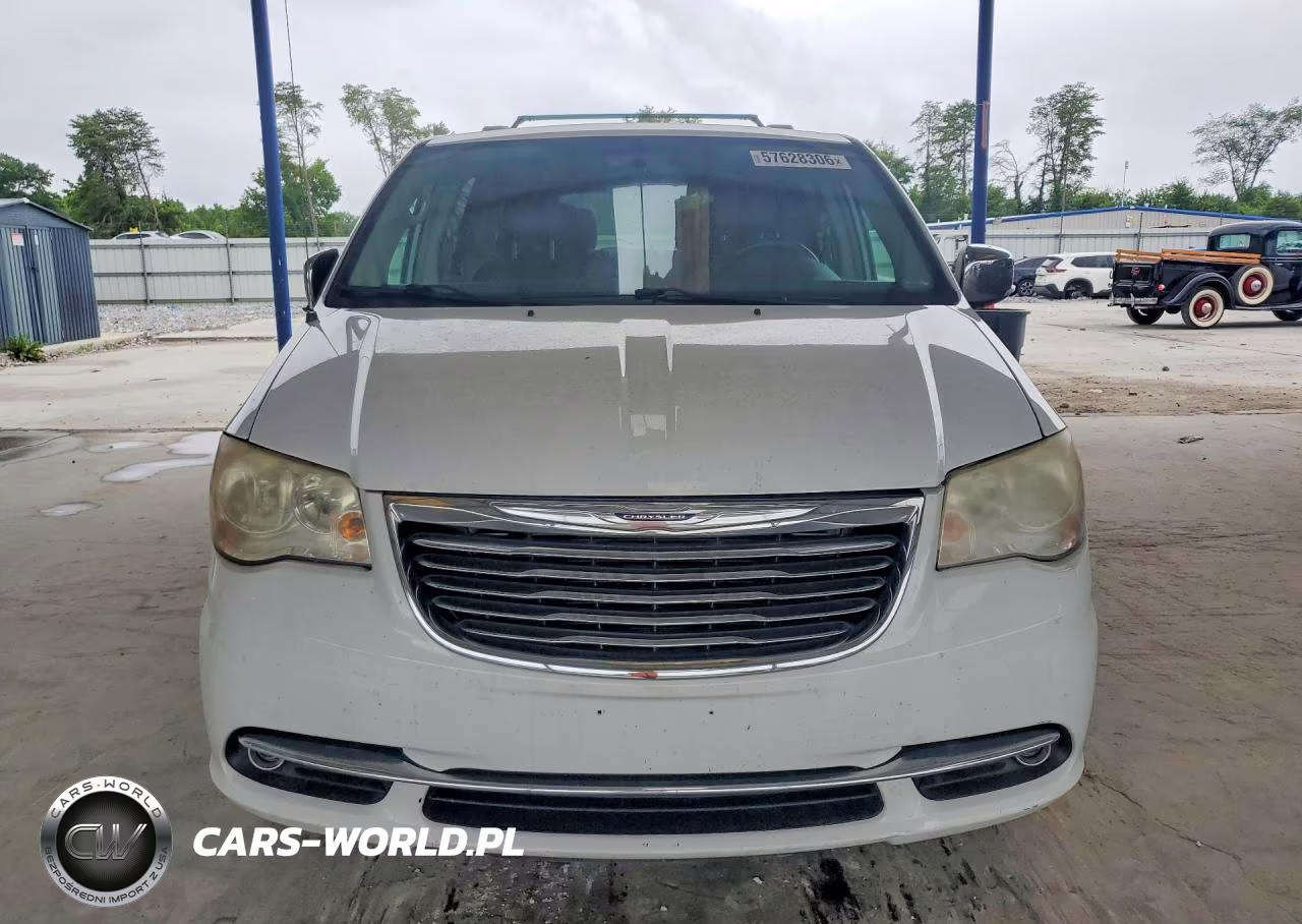 2014 Chrysler Town & Country Touring L VIN:2C4RC1CG4ER200079 - 5