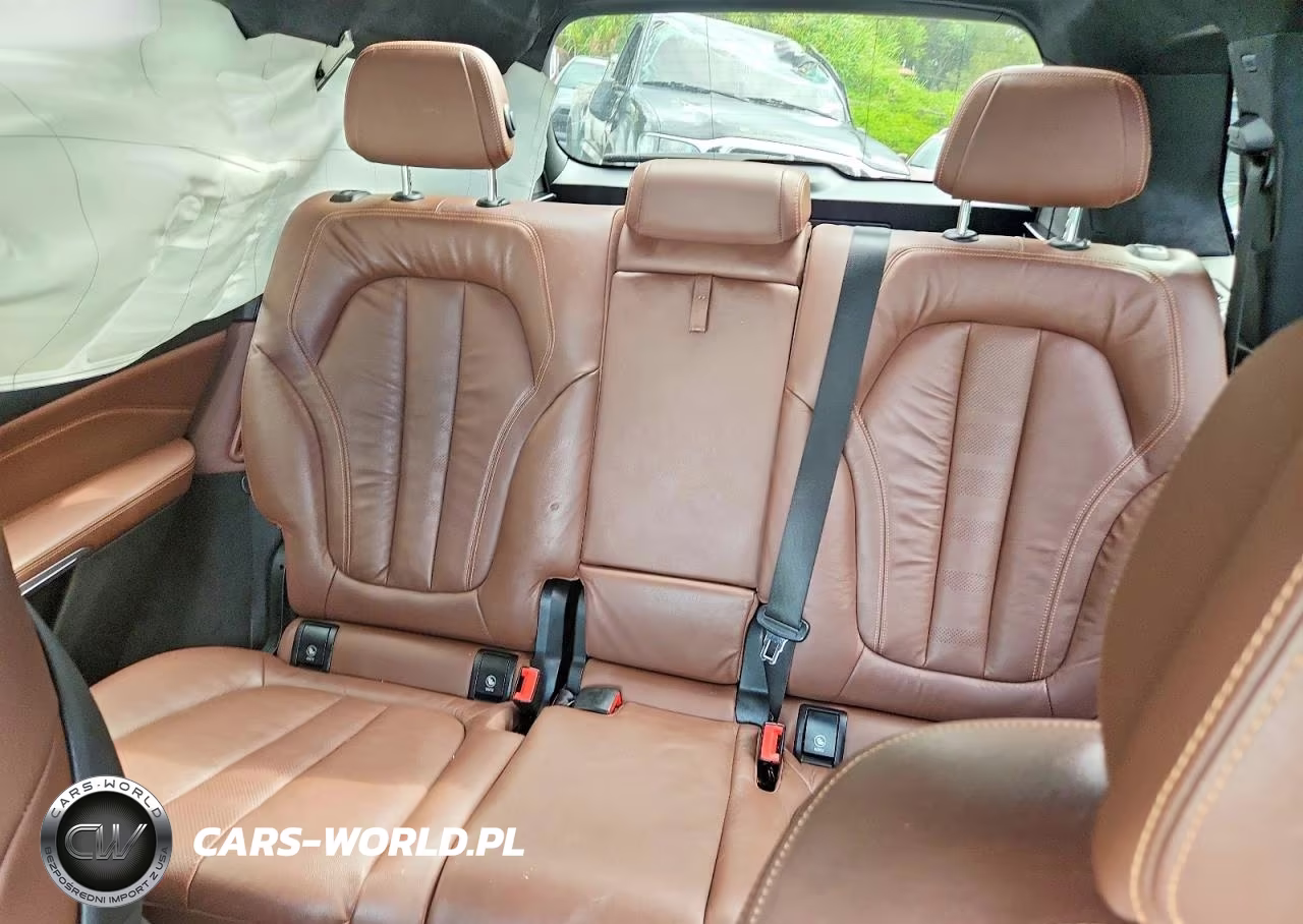 2019 BMW X7 xDrive40I VIN:5UXCW2C52KL088984 - 10