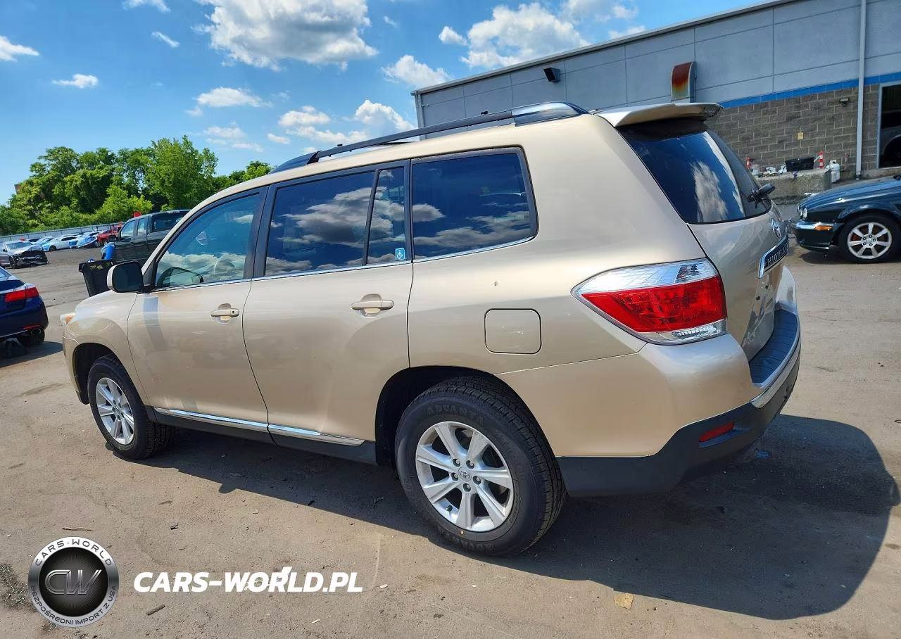 2012 Toyota Highlander Base VIN:5TDBK3EH9CS094545 - 2