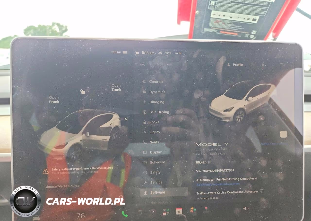 2023 Tesla Model Y VIN:7SAYGDEE4PA137674 - 9