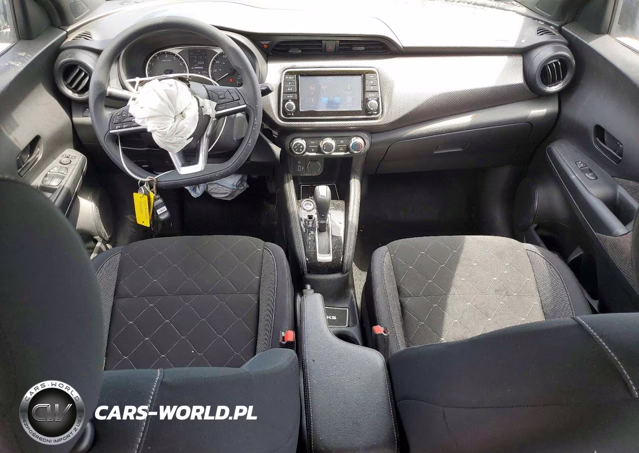2019 Nissan Kicks S VIN:3N1CP5CU1KL568383 - 8
