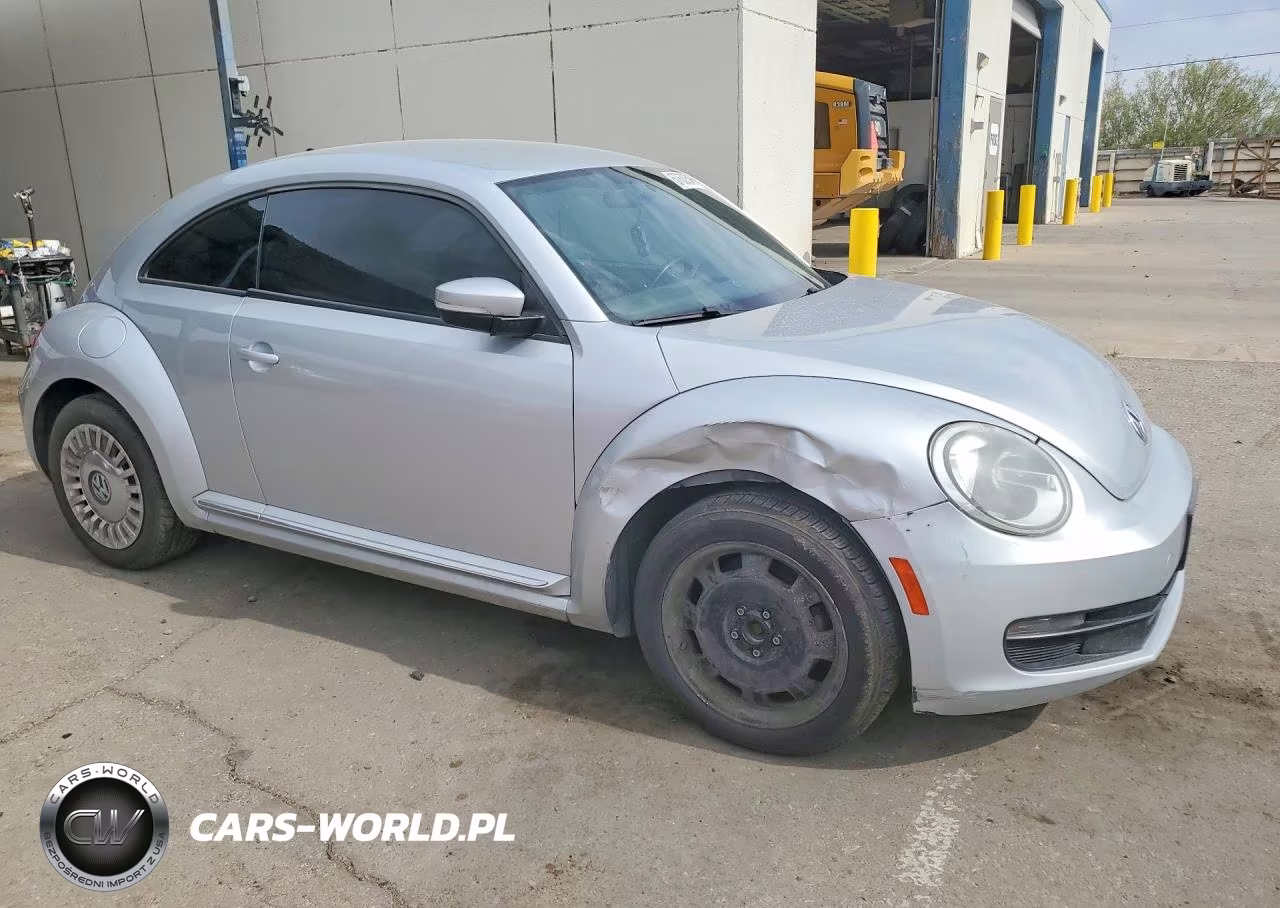 2014 Volkswagen Beetle VIN:3VWJP7AT3EM605505 - 4