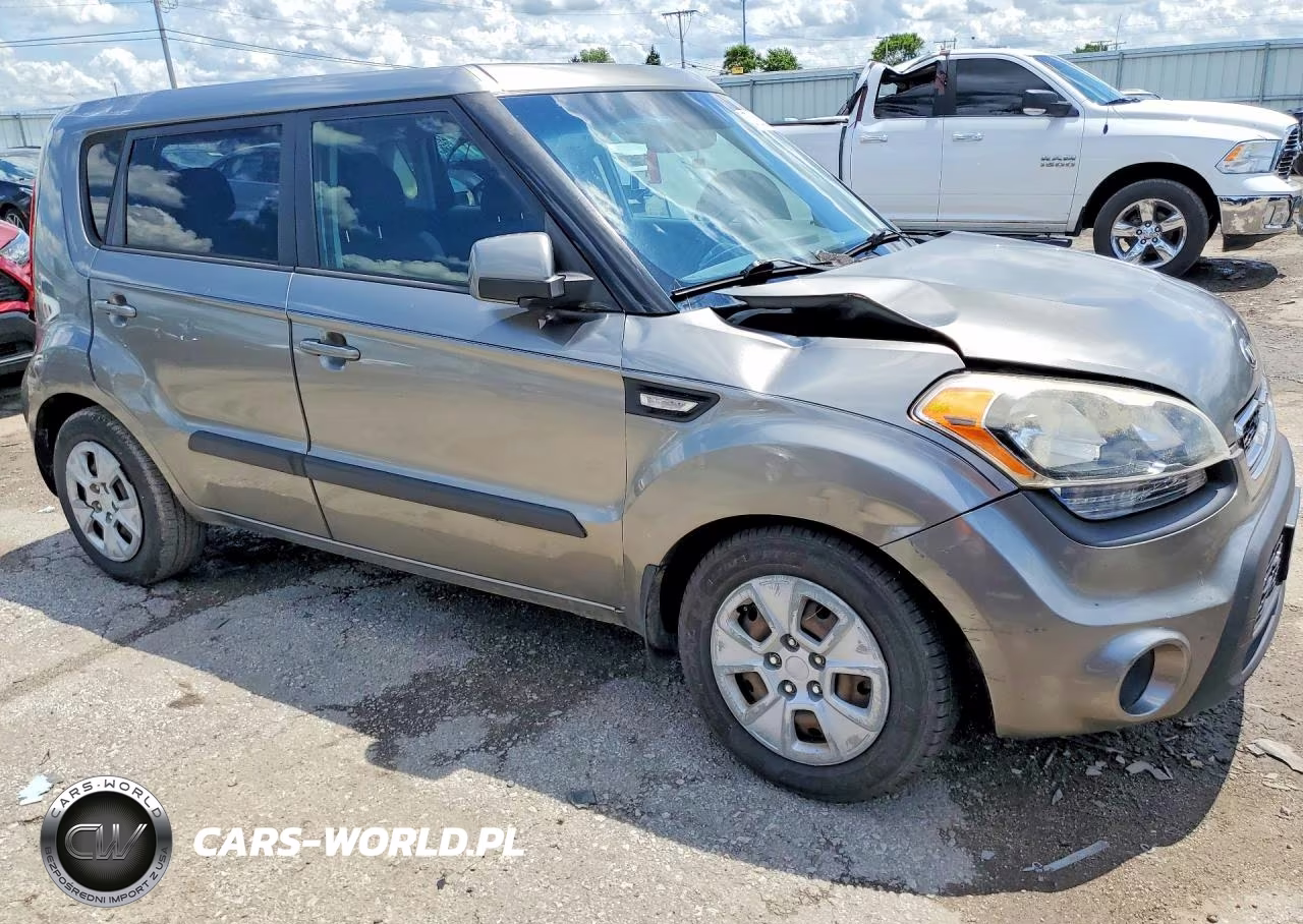 2013 Kia Soul Base VIN:KNDJT2A52D7624011 - 4